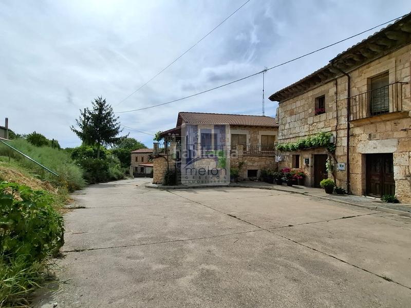 Foto 79c72fd7-9936-46d8-a3f0-3b723c4a03b2. Chalet with parking in Modúbar de la Emparedada