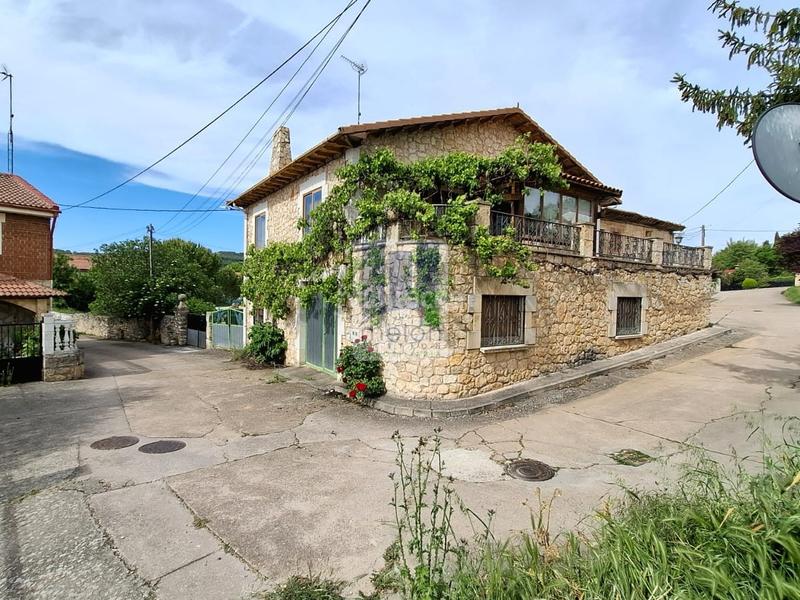 Foto bd05117f-f62f-40dc-972d-a64a6e136bc1. Chalet with parking in Modúbar de la Emparedada