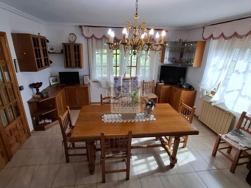 Foto c90722d9-90a1-471c-b48c-20cdeb18537c. Chalet with parking in Modúbar de la Emparedada