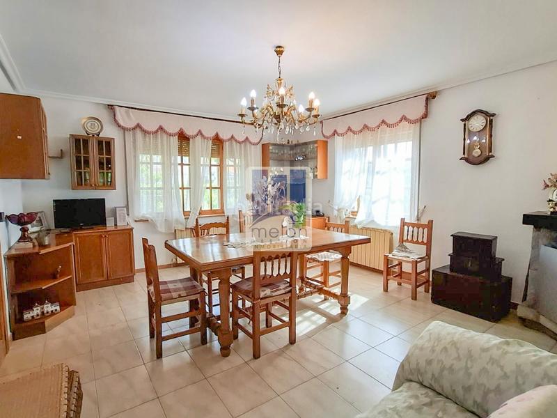 Foto c9b0c9a1-87a7-44a9-ba8e-6dcf3f74d299. Chalet with parking in Modúbar de la Emparedada