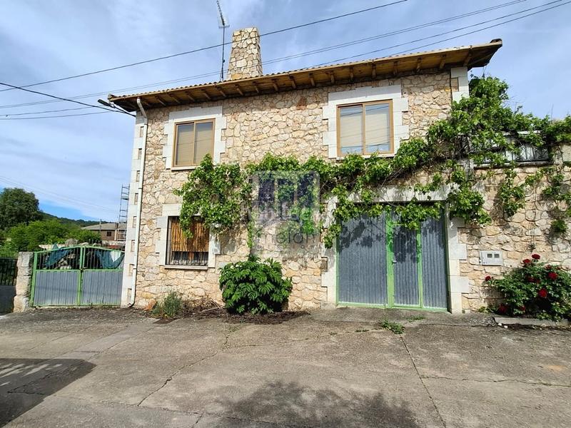 Foto e7a977d2-cff3-4f0e-aa19-37d2ff7c6808. Chalet with parking in Modúbar de la Emparedada