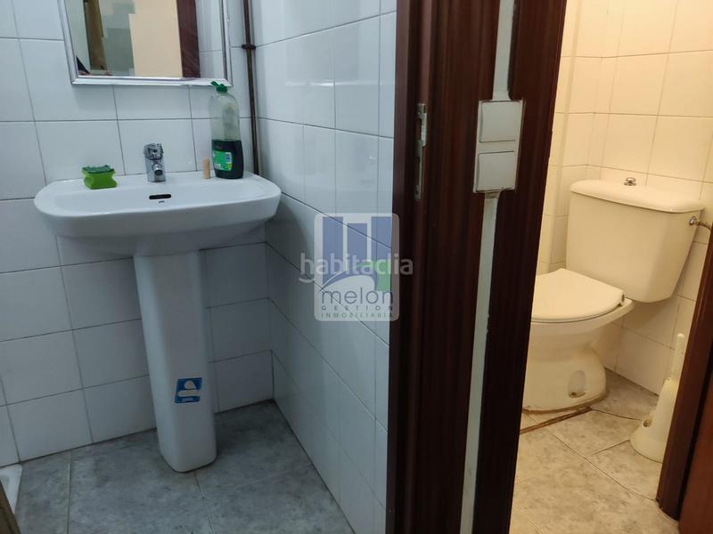 Foto d05080fc-1f0b-45cd-8c48-c0a652808d0a. Local comercial en Villafría - La Ventilla - Castañares Burgos