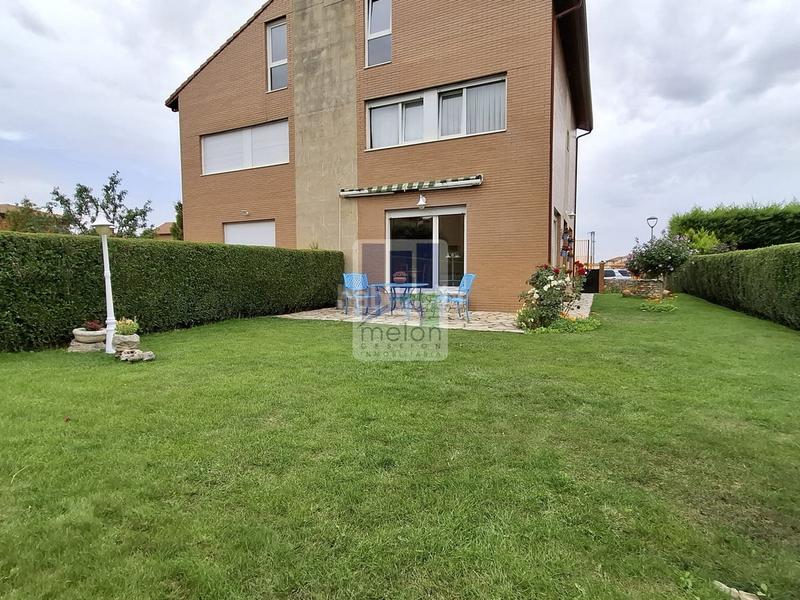 Foto 28658744-f3b0-4700-a4c1-b04e5a4eed8b. Chalet en Cogollos