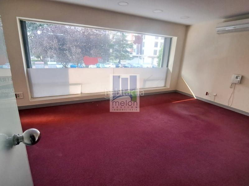Foto 629c1e1d-8dd8-4577-bbb2-bbc7e776cd58. Alquiler local comercial en Reyes Católicos Burgos