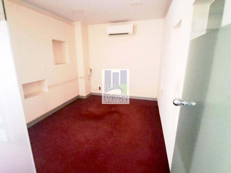 Foto 09095dab-184c-4134-b0c4-abe36875792b. Lloguer local comercial a Reyes Católicos Burgos