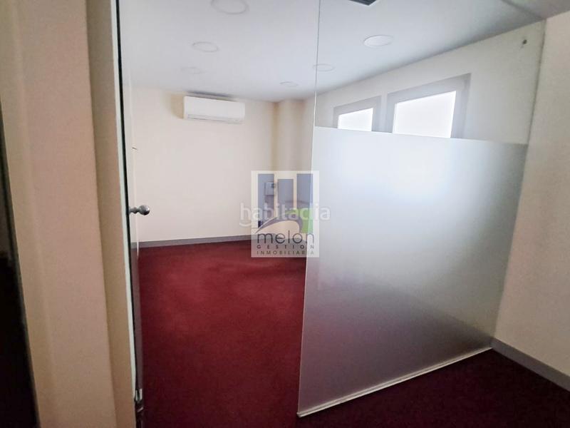 Foto 75c6b233-f1ea-4978-baab-847674aeae35. Lloguer local comercial a Reyes Católicos Burgos