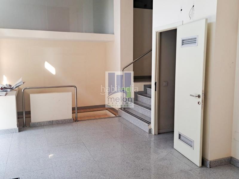 Foto f8555082-249f-441a-b4b5-7d455aef8bc2. Lloguer local comercial a Reyes Católicos Burgos