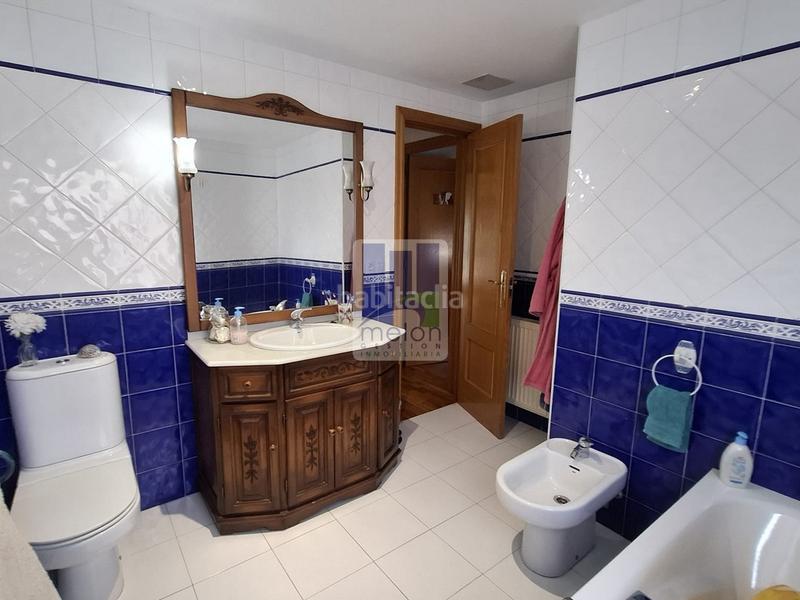 Foto cb903c7d-bf86-49bb-8efa-c166bd155bd9. Xalet amb aparcament a Cardeñadijo