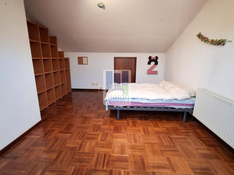 Foto bdcc49e2-eeb2-4042-bcf0-160bf2c795d4. Chalet avec parking dans Merindad de Río Ubierna