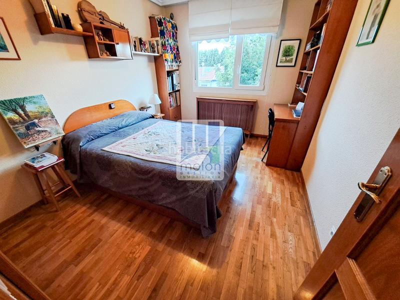 Foto ceaa8ef3-cbf6-4b34-8a32-ecd318e5a4c2. Chalet mit parking in Universidad - Las Huelgas Burgos