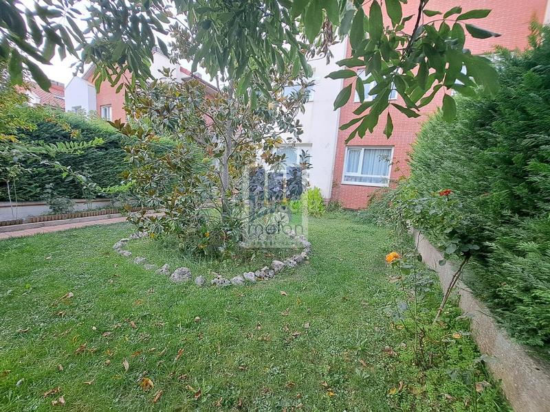 Foto 377178ea-5ab7-4c9e-b750-71a6e99d238a. Chalet avec parking dans Universidad - Las Huelgas Burgos