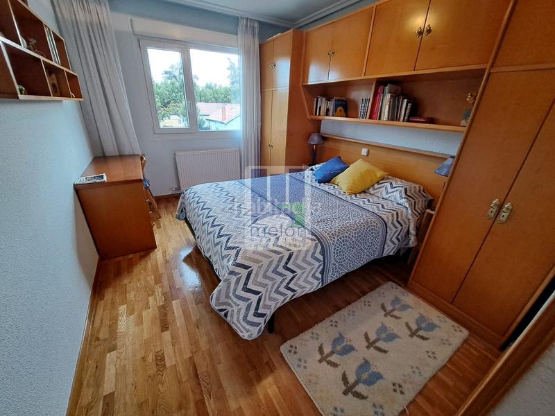 Foto 400f677f-92bd-4fe8-ab1b-8337495a7d7f. Chalet avec parking dans Universidad - Las Huelgas Burgos