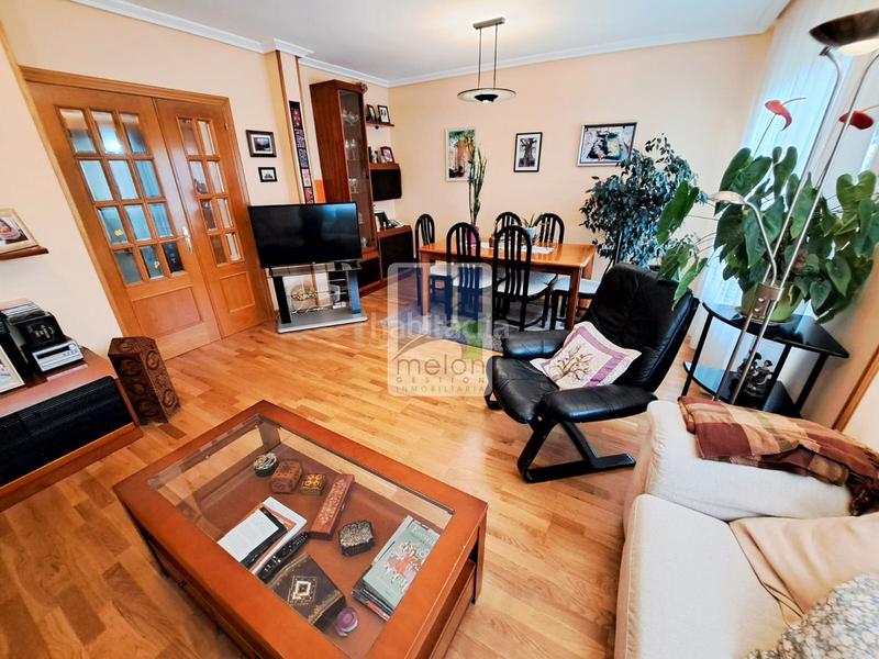 Foto 4270dc0b-c51b-465a-b64f-e424a564b61e. Chalet avec parking dans Universidad - Las Huelgas Burgos