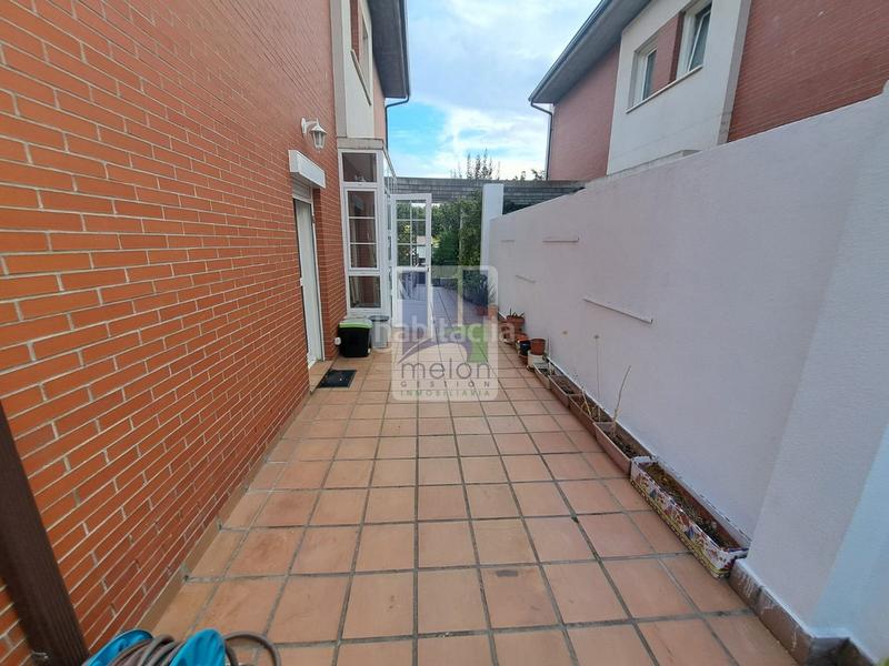 Foto 4ff1f74f-1e58-427d-8dca-2a13b52683c1. Chalet avec parking dans Universidad - Las Huelgas Burgos