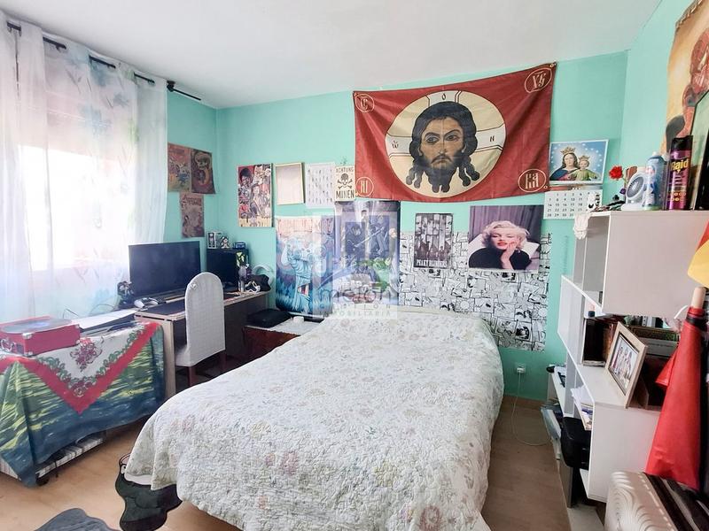 Foto 911e4688-6b17-467e-a64c-b8dd59ad73ba. Xalet amb aparcament a Alfoz de Quintanadueñas