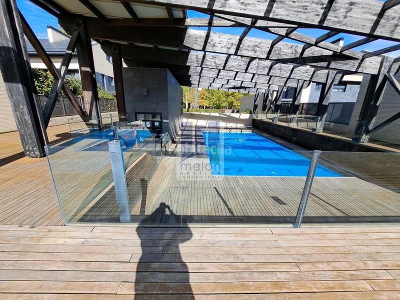 Foto 3c6d64ef-c794-4f7b-bd42-a510edfe1480. Chalet with parking in Universidad - Las Huelgas Burgos