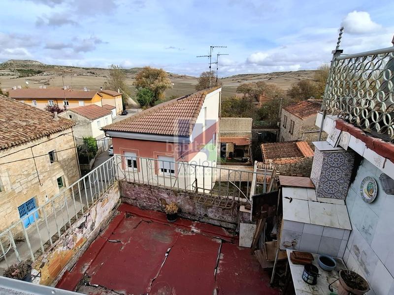 Foto ce6dae02-6645-4661-9261-f635c4f84ac2. Chalet con parcheggio in Alfoz de Quintanadueñas