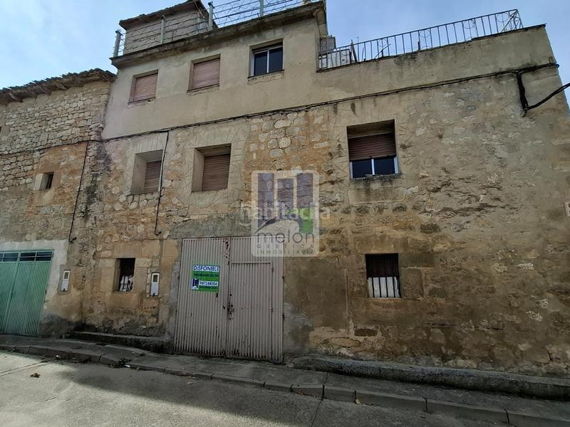 Foto e28c2379-8426-4fcd-a1ac-400bbfc439a1. Chalet con parcheggio in Alfoz de Quintanadueñas