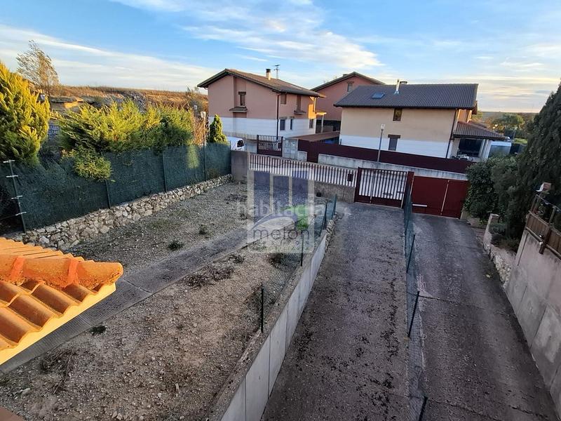 Foto 0c924df3-2f99-4a50-b318-45d80dfe786c. Chalet avec parking dans Villagonzalo Pedernales