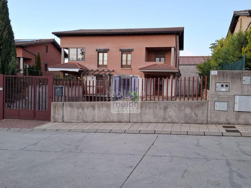 Foto 9991dde7-7154-477b-85e8-dec2a54032ab. Chalet avec parking dans Villagonzalo Pedernales