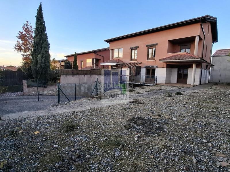 Foto c66d91cc-94cf-48ab-b883-dad08f9d8159. Chalet avec parking dans Villagonzalo Pedernales