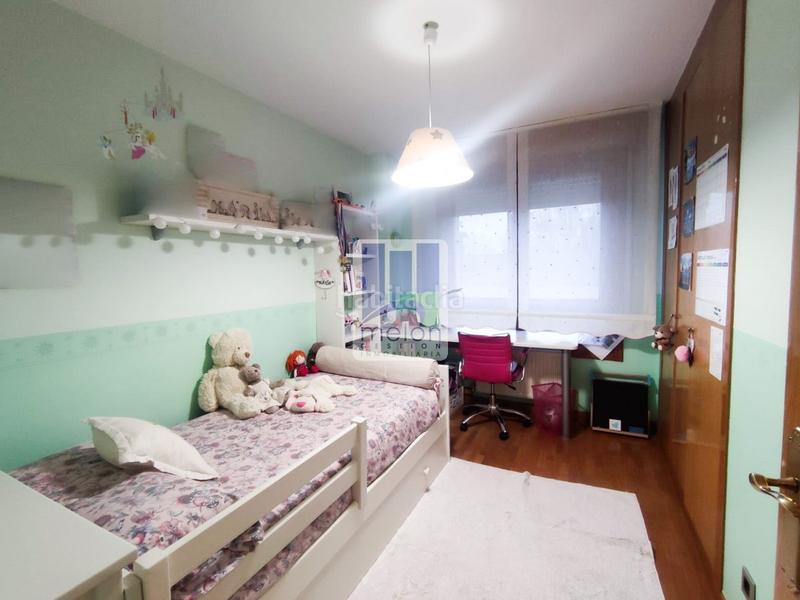 Foto cb1d7756-dbae-46d6-bddd-e856c04c2bc8. Appartamento con parcheggio in Gamonal - San Bruno - G9 Burgos