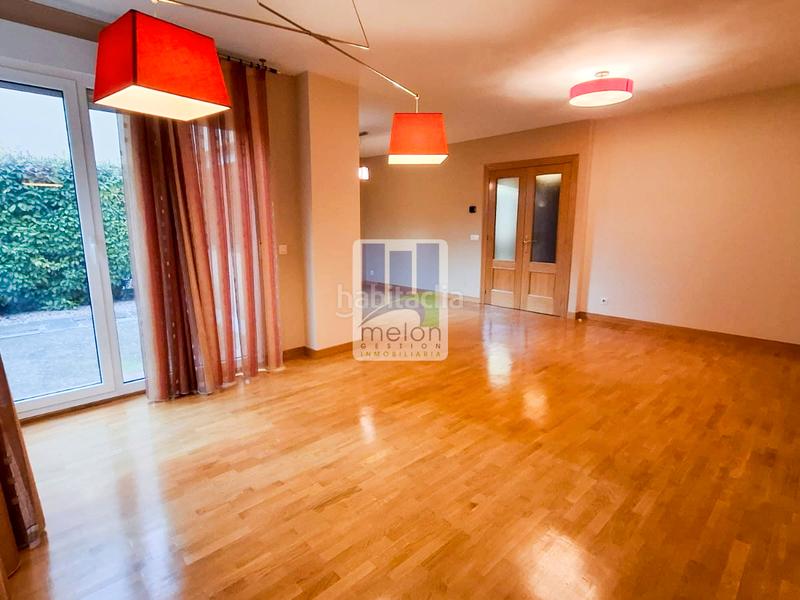 Foto b6bb1199-a606-45f8-bd4c-8764128e4979. Chalet avec parking dans Arcos