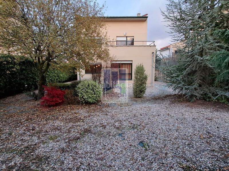 Foto d867d8bb-e23c-4d79-bf3d-808ec1dd55f9. Chalet avec parking dans Arcos