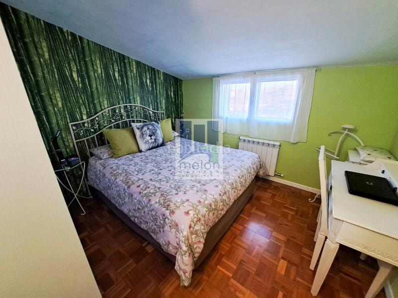 Foto bb4abb47-e138-497c-941f-e00e25af22c4. Chalet mit parking in San Pedro y San Felices Burgos