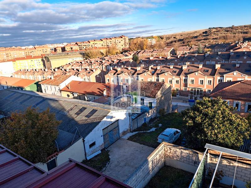 Foto c7496643-8f36-4f3a-849e-2eea2c2f2bcc. Xalet amb aparcament a San Pedro y San Felices Burgos