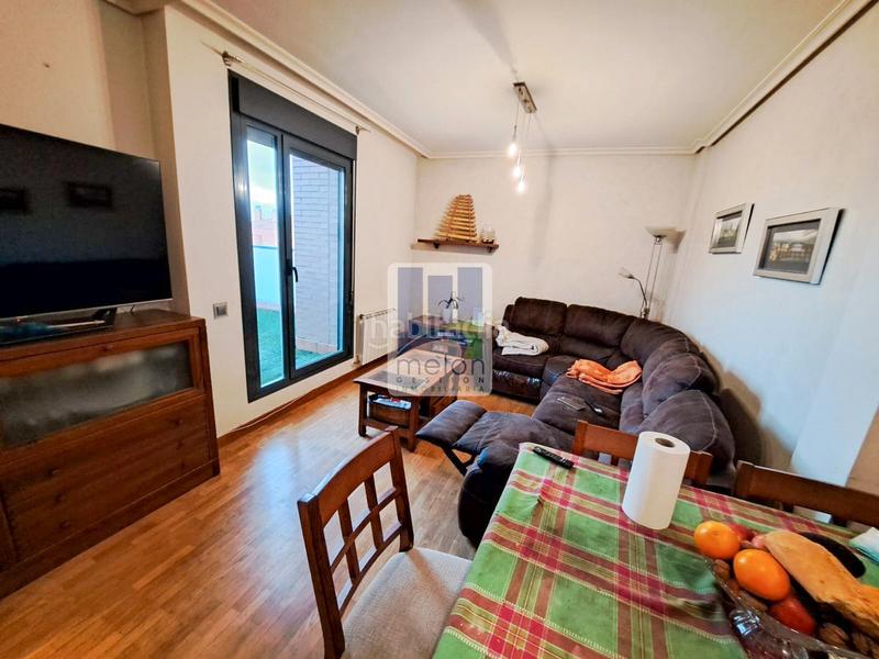 Foto f102a361-1b33-452c-a01c-5ef664085b14. Flat with parking in San Pedro y San Felices Burgos