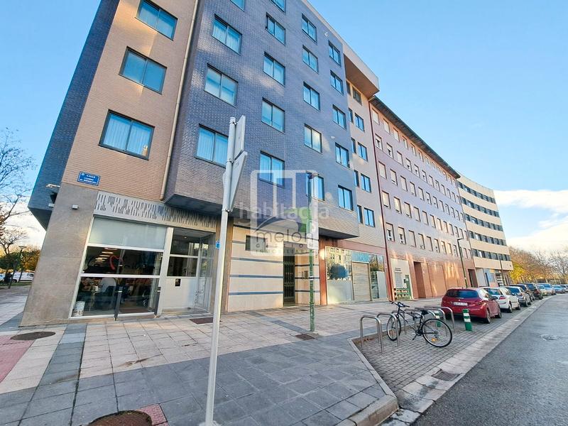 Foto f912b341-74b7-4f8c-a957-f368d2a8f67f. Flat with parking in Universidad - Las Huelgas Burgos