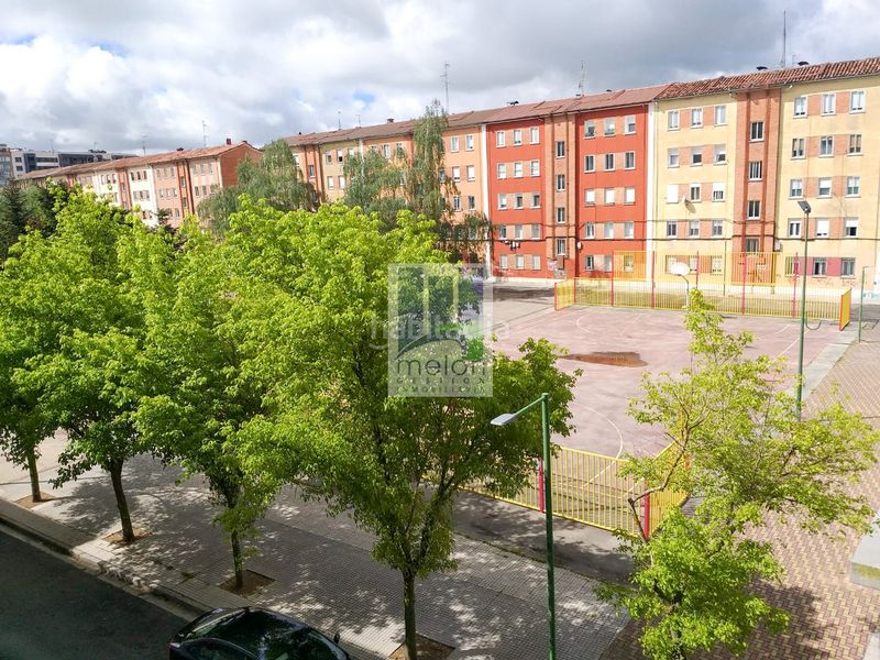 Foto b5365533-fcfc-4c1f-b3ad-081c194f70c7. Pis a Barriada Inmaculada - Zurbarán Burgos