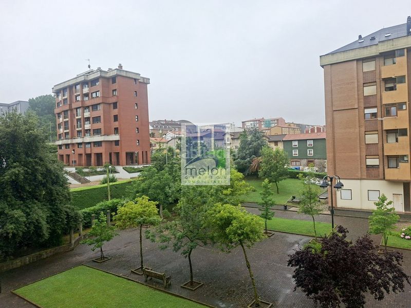 Foto 7e39e1d2-43f4-4eed-98a3-ccfd16d32ec8. Pis amb aparcament a Los Castros Santander