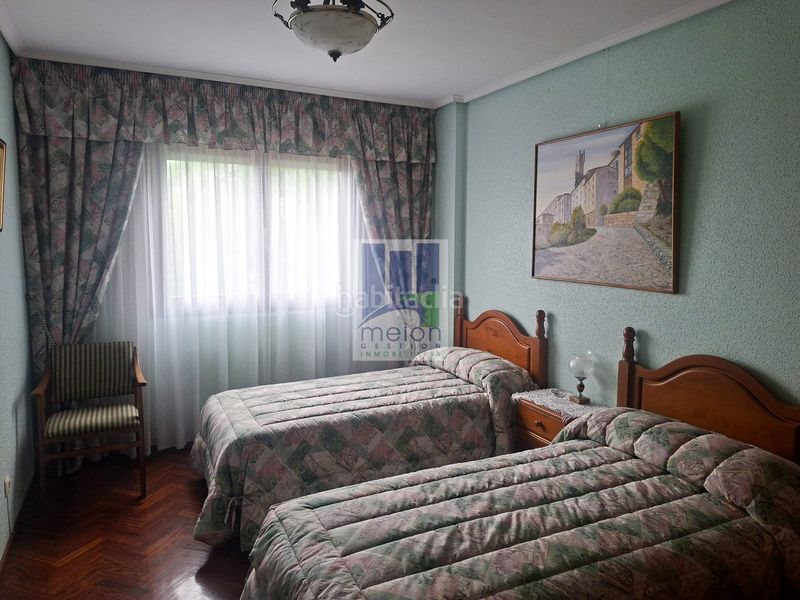 Foto ea3ac456-6f25-4ee4-bfe5-f9643fef475a. Pis amb aparcament a Los Castros Santander