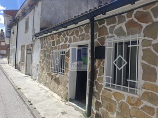 Xalet a CORTES