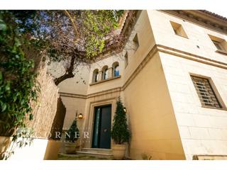 Maison à Tres Torres. Casa en venta en sant gervasi  les tres torres