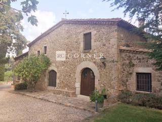 Casa  Les fonts. Masa con 9 ha. de terreno en calonge
