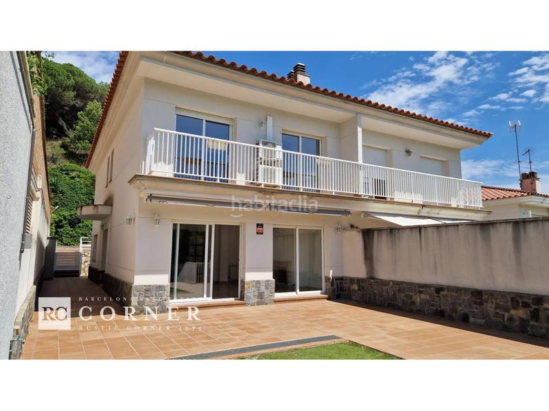 Foto 4ed4eb52-c217-447a-a95a-5a838aa64fe2. Casa pareada  con piscina privada en Nucli Urbà Argentona
