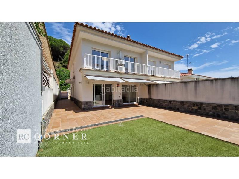 Foto 5831465a-473d-4d90-88f8-907d98b84baa. Casa pareada  con piscina privada en Nucli Urbà Argentona