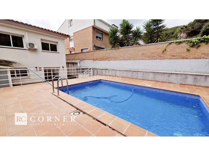 Foto e42b0ffd-946f-4e7b-a824-635d7a9ea6e4. Casa pareada  con piscina privada en Nucli Urbà Argentona