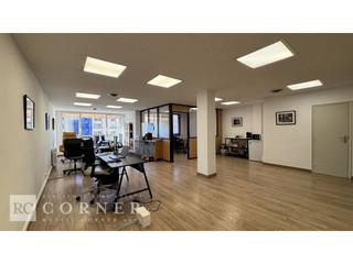 Rent Office space  Tuset. Oficina situada en la calle tuset  travesera de gràcia