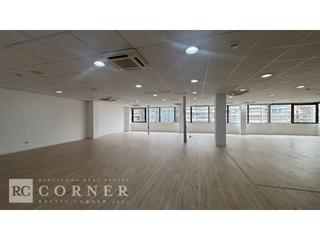 Rent Office space  Roma. Oficina luminosa en edificio exclusivo  avda. roma junto còrsega