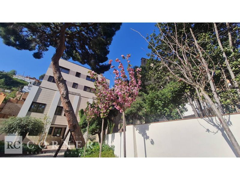 Foto 4893939b-564a-4278-aa9a-27215b86a9aa. Pis amb calefacció piscina a Sarrià Barcelona