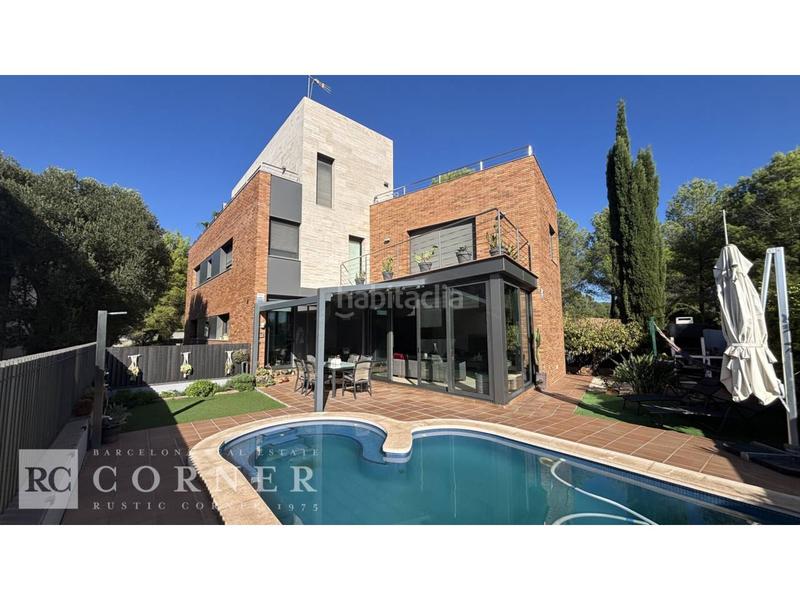 Foto 4266a7fc-6a06-41cd-bf9f-970cdf92b7bb. Chalet avec parking piscine dans Papiol (El)