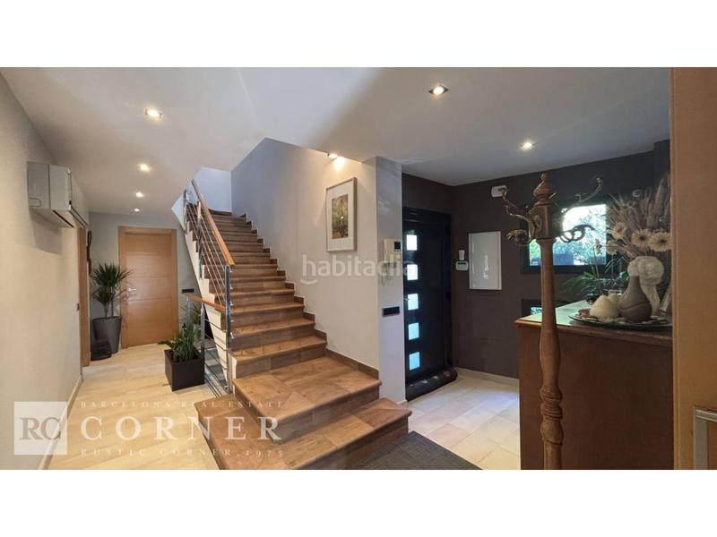 Foto c6630f36-276a-4965-b10b-628f68a6c260. Chalet avec parking piscine dans Papiol (El)