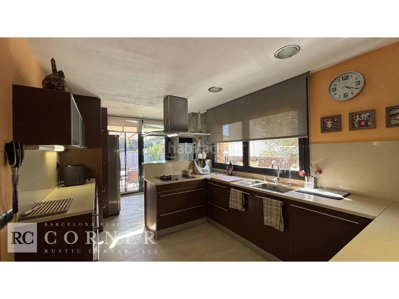 Foto fa91d726-2ab0-4a26-920f-5372007218a2. Chalet avec parking piscine dans Papiol (El)