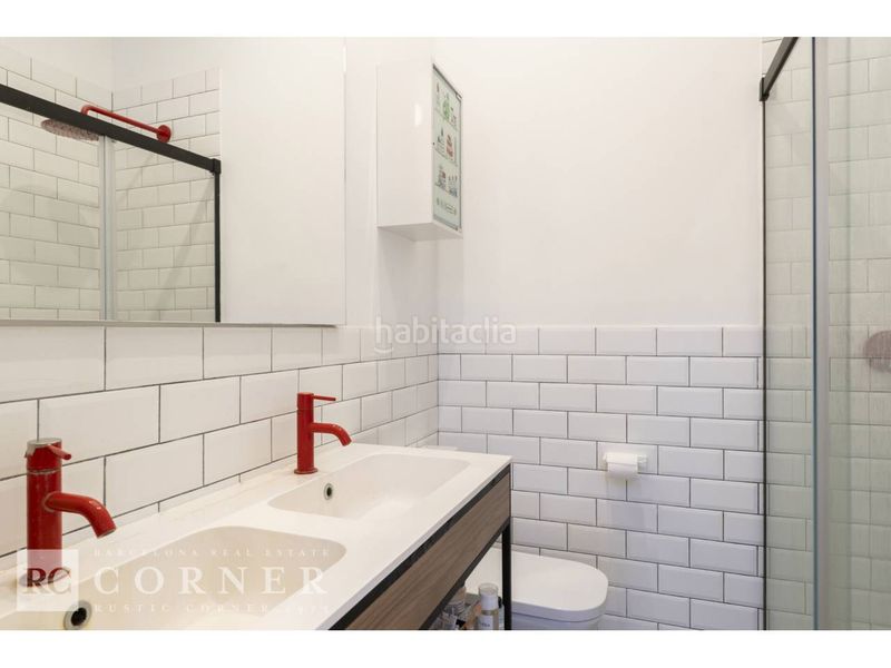 Foto afdd4e7d-6183-48bb-8bc9-2b6f2eb685ae. Casa amb calefacció piscina a Putget - Farró Barcelona
