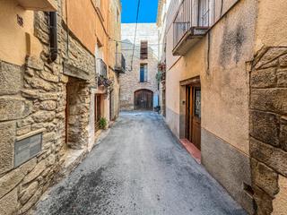House in Carrer de valent almirall 4. Casa de pueblo en blancafort