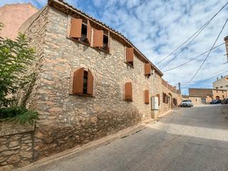 Country house in Carrer nou 15. ¡oportunidad única! casa de pueblo con encanto y todas las comod